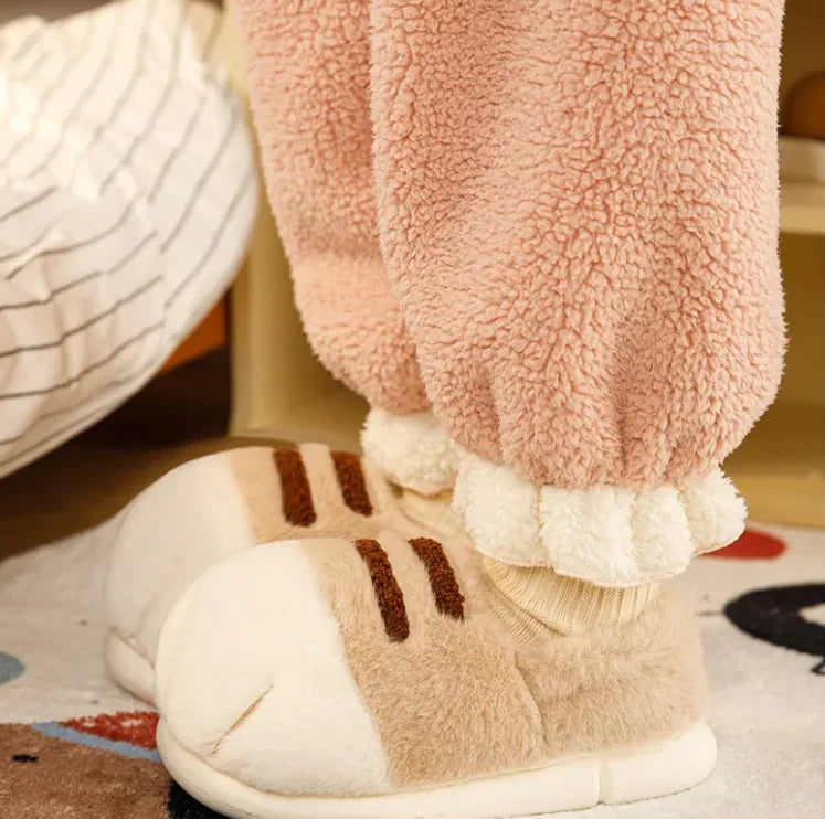 PawSoft™ Plush Slippers – Cozy Indoor Comfort with Cute Vibes